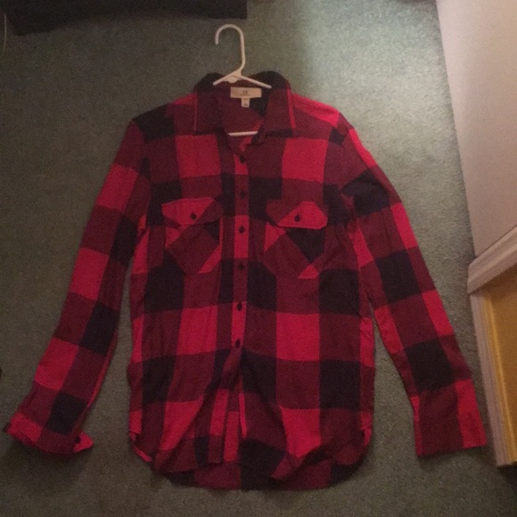 Black and red flannel - Picture 1 of 2